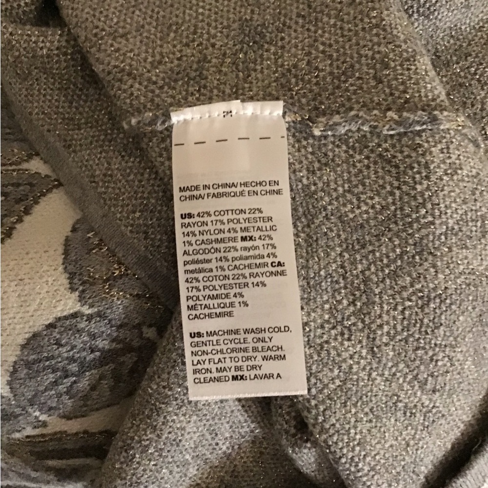 Chico’s sweater,medium ,worn twice - Picture 4 of 4